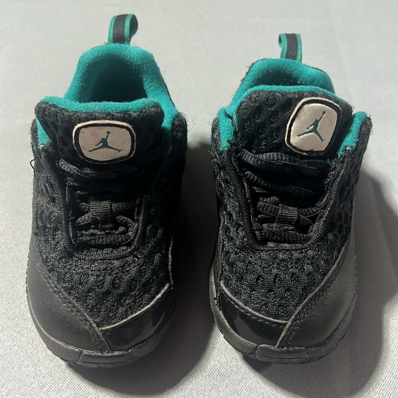 Baby Jordan’s - Picture 3 of 4